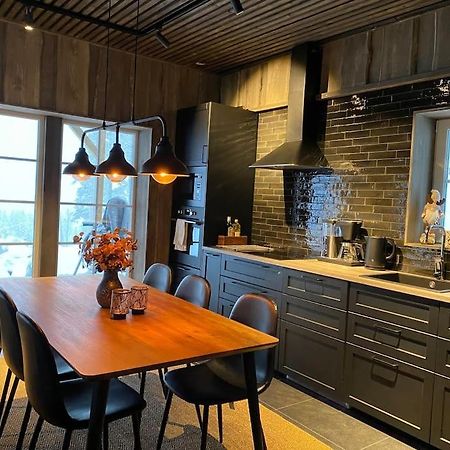 Modern Stuga Med Ski Lodge Kaensla Järvsö Extérieur photo