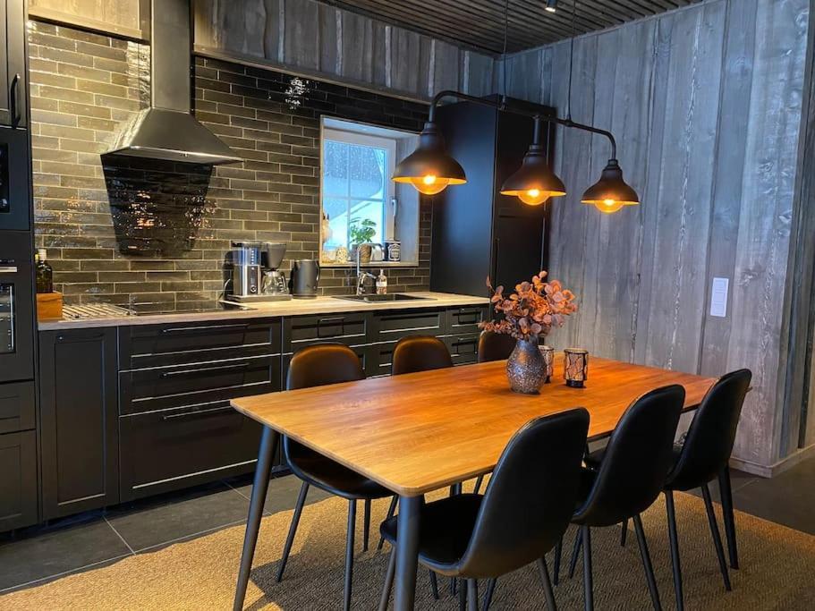 Modern Stuga Med Ski Lodge Kaensla Järvsö Extérieur photo