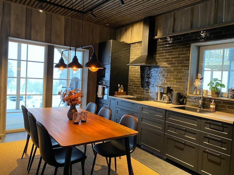 Modern Stuga Med Ski Lodge Kaensla Järvsö Extérieur photo