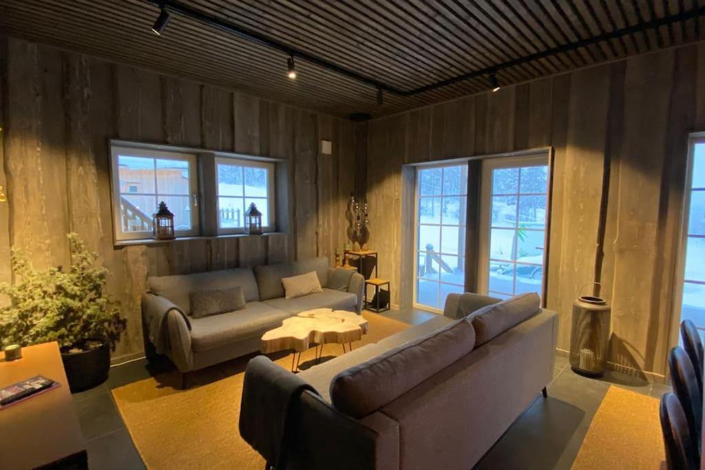 Modern Stuga Med Ski Lodge Kaensla Järvsö Extérieur photo