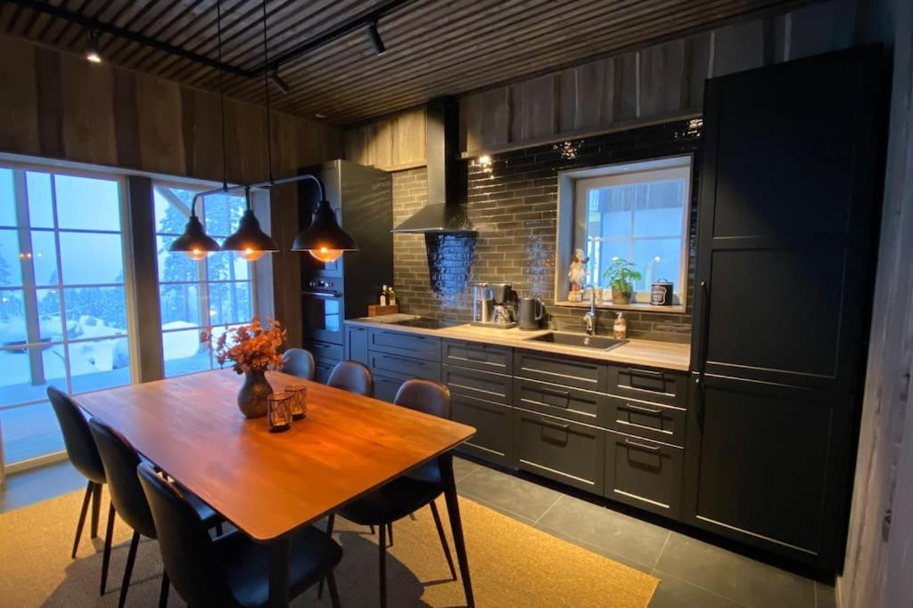 Modern Stuga Med Ski Lodge Kaensla Järvsö Extérieur photo