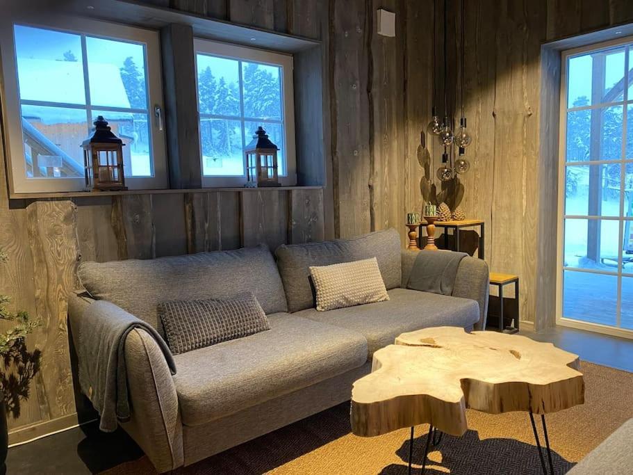 Modern Stuga Med Ski Lodge Kaensla Järvsö Extérieur photo