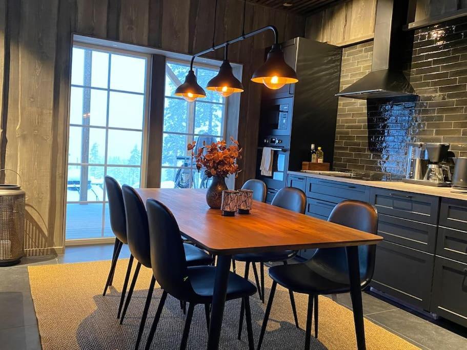 Modern Stuga Med Ski Lodge Kaensla Järvsö Extérieur photo